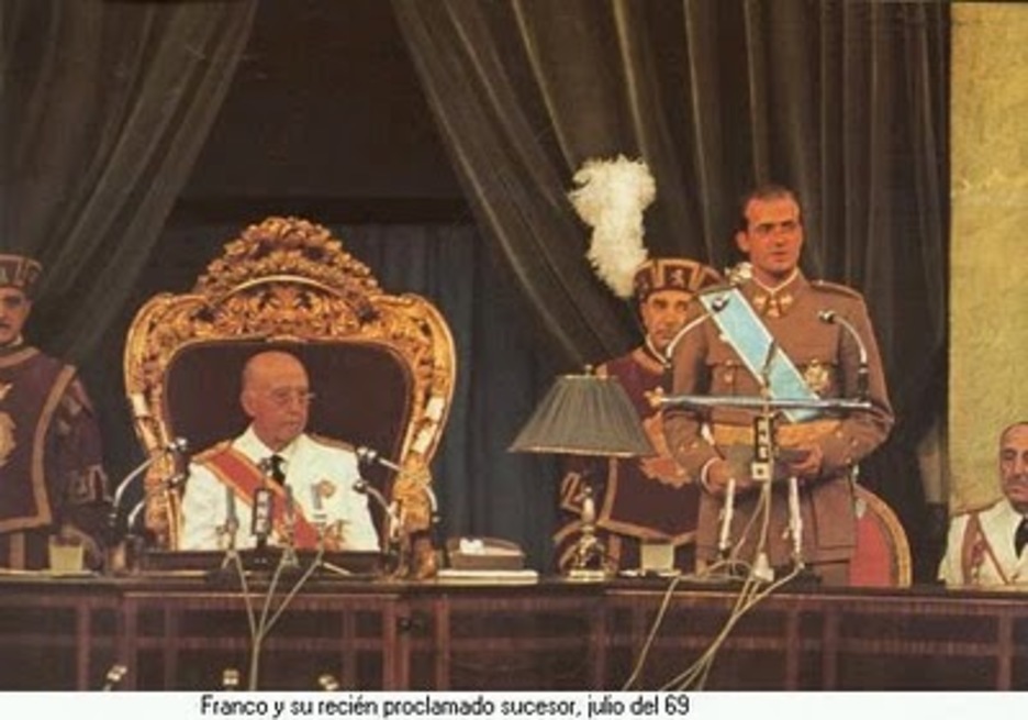 Franco y Juan Carlos de Borbón en 1969 cuando fue designado sucesor del dictador. 