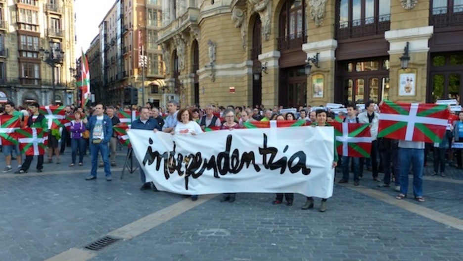 Concentración en la plaza Arriaga de Bilbo. (ALTERNATIBA)