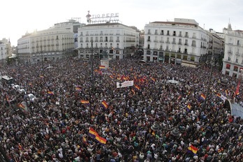 Miles de personas han abarrotado Sol. (J. DANAE/ARGAZKI PRESS)