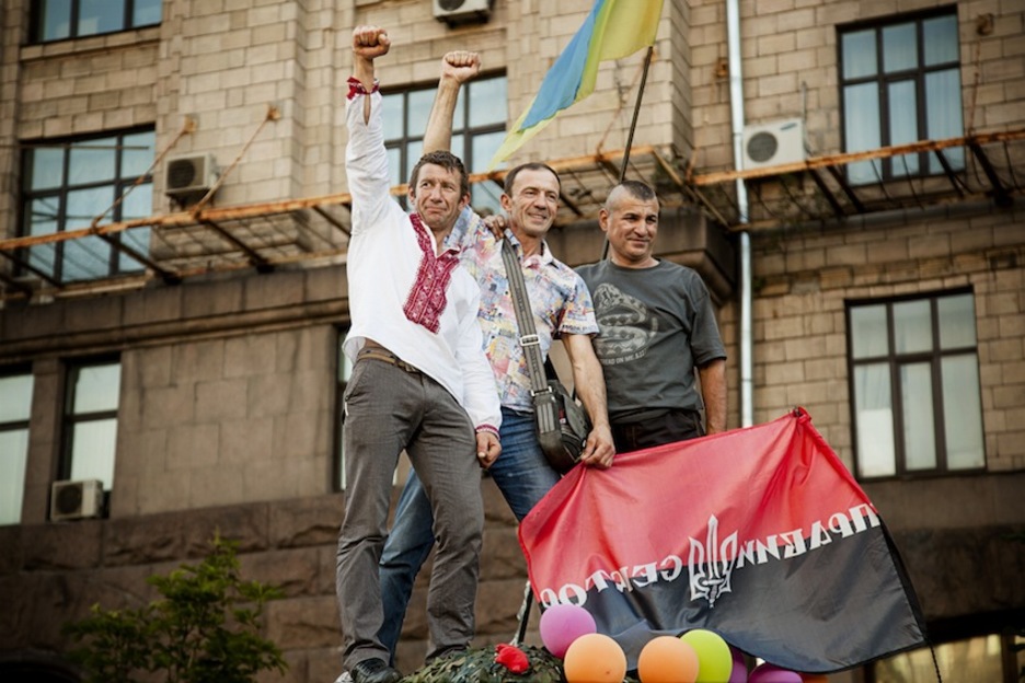 Miembros de Pravy Sektor en el centro de Kiev. (Juan TEIXEIRA)