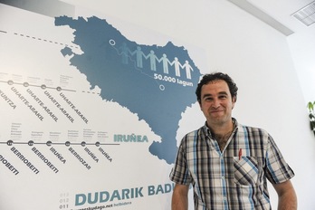 Angel Oiarbide ha ofrecido los datos que maneja la organización de cara a la cadena humana del domingo. (Gorka RUBIO/ARGAZKI PRESS)