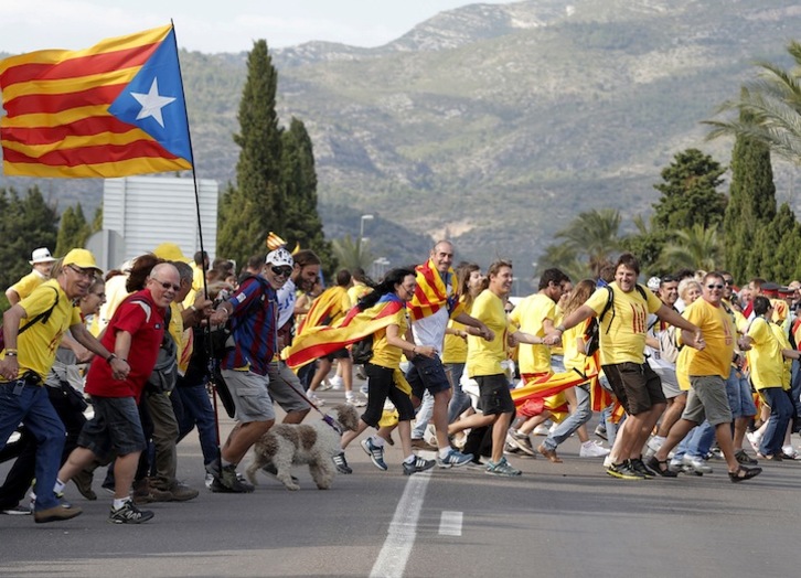 Via Catalana: Herri oso bat martxan jarri zuen giza katea 