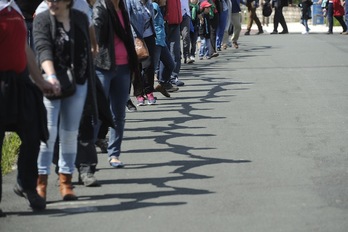 Giza katearen entsegua egin zuten Irun eta Hendaia artean maiatzaren 31n. (Jagoba MANTEROLA/ARGAZKI PRESS)