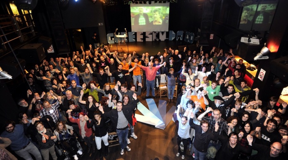 2013ko azaroaren 13an Gasteizko Jimmy Jazz aretoan aurkeztu zuten. (Juanan RUIZ/ARGAZKI PRESS) 2013ko azaroaren 13an Gasteizko Jimmy Jazz aretoan aurkeztu zuten. (Juanan RUIZ/ARGAZKI PRESS)