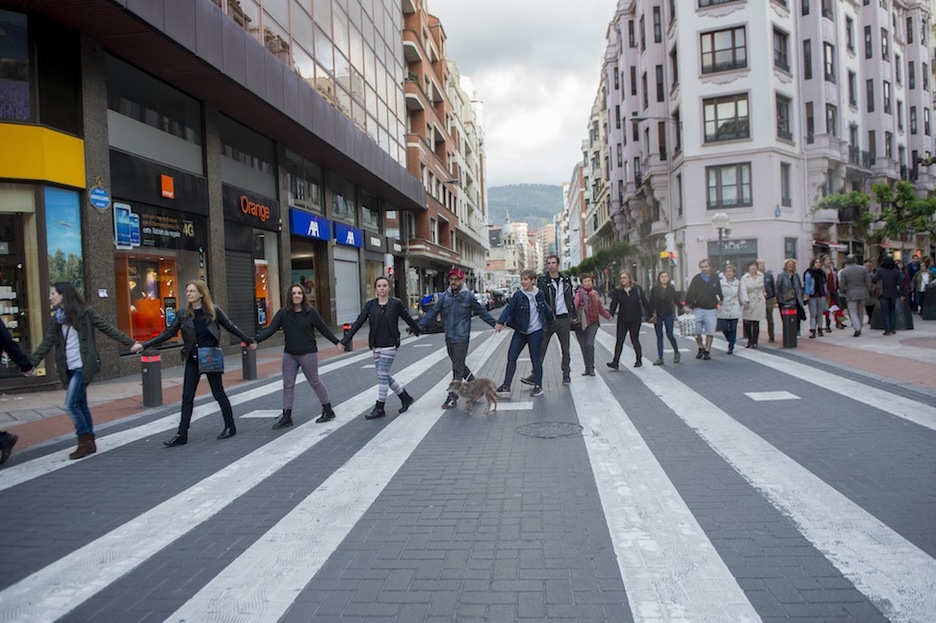 Giza katearen entsegua Bilbon, maiatzaren 29an. (Marisol RAMIREZ/ARGAZKI PRESS) Giza katearen entsegua Bilbon, maiatzaren 29an. (Marisol RAMIREZ/ARGAZKI PRESS)