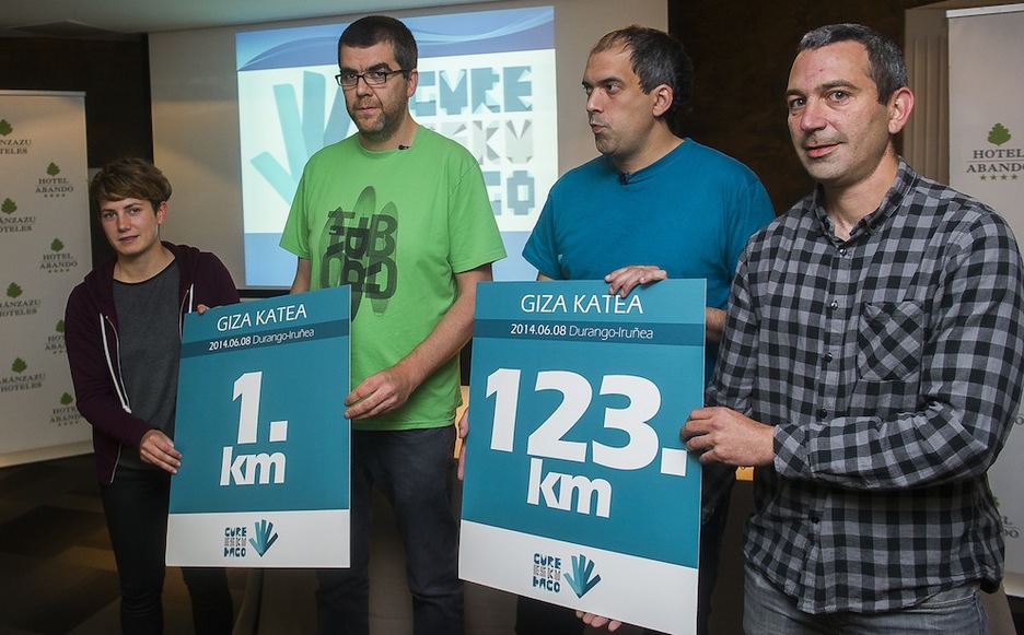 Maiatzaren 29an jada 50.000 herritarren babesa zutela jakin zen. (Luis JAUREGIALTZO/ARGAZKI PRESS) Maiatzaren 29an jada 50.000 herritarren babesa zutela jakin zen. (Luis JAUREGIALTZO/ARGAZKI PRESS)