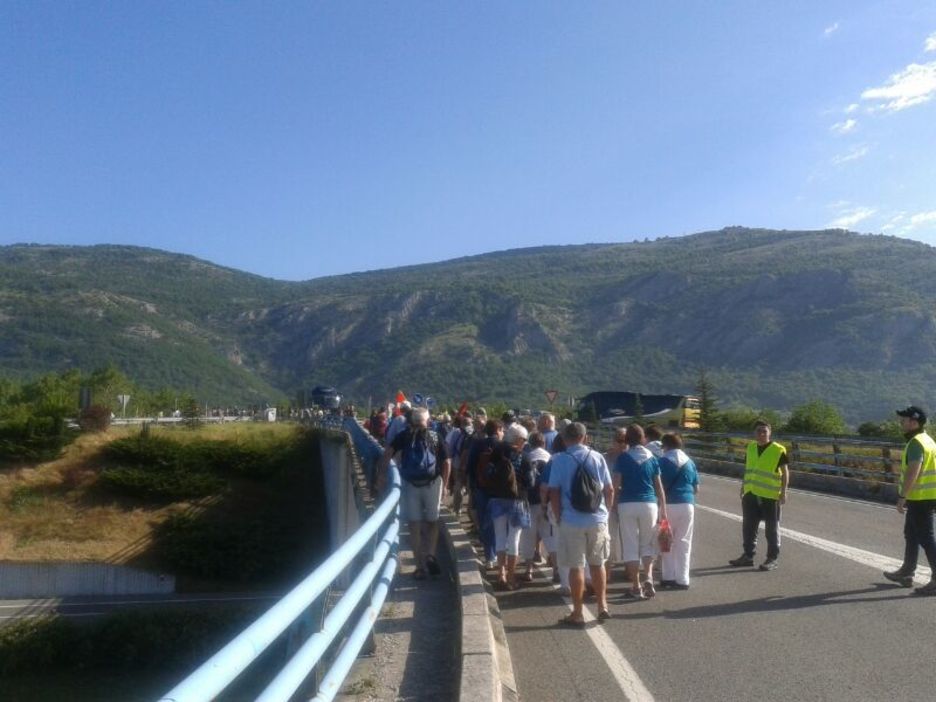 Uharten, Beriainen magalean, jende mordoxka zain. (Marian ARANBURU) Uharten, Beriainen magalean, jende mordoxka zain. (Marian ARANBURU)