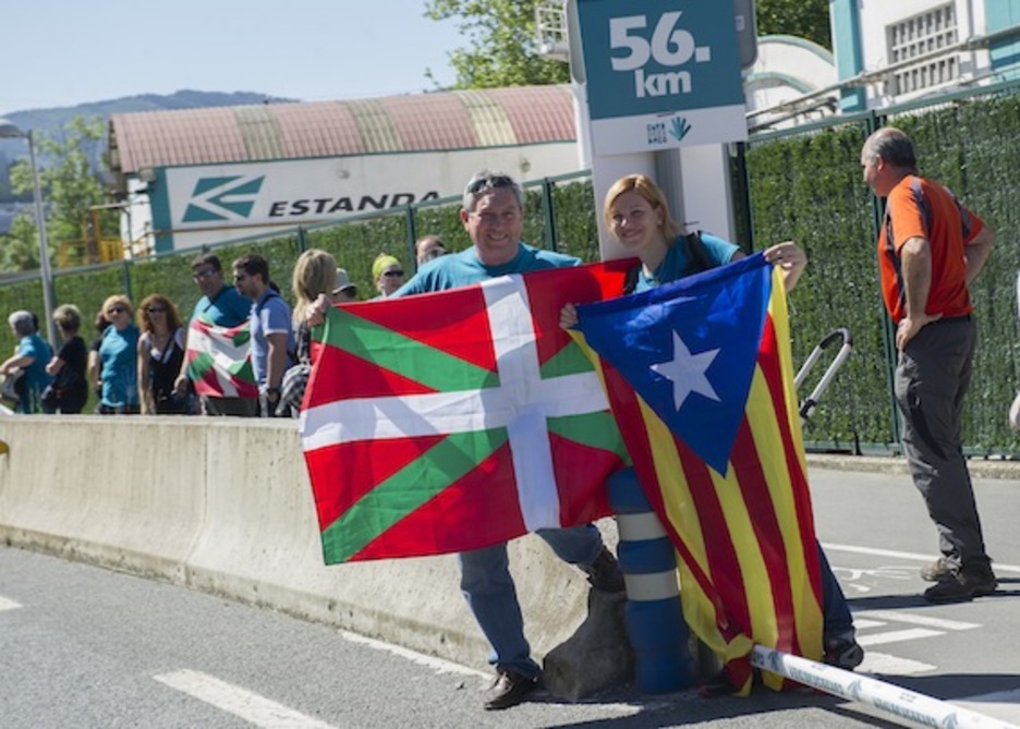 Durante el recorrido ha habido numerosas esteladas y referencias a Catalunya. (Andoni CANELLADA/ARGAZKI PRESS)