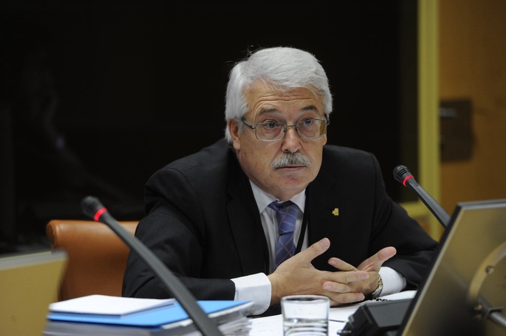 Churiaque, durante su intervención en el Parlamento de Gasteiz. (ARGAZKI PRESS)