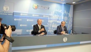Erkoreka ha comparecido tras el Consejo de Gobierno junto al responsable de Sanidad, Jon Darpón. (irekia.net)