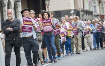 Los concentrados han exigido un sistema financiero público vasco. (Marisol RAMÍREZ/ARGAZKI PRESS)