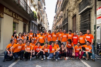 Los 40 absueltos han posado juntos en Iruñea. (ARGAZKI PRESS)