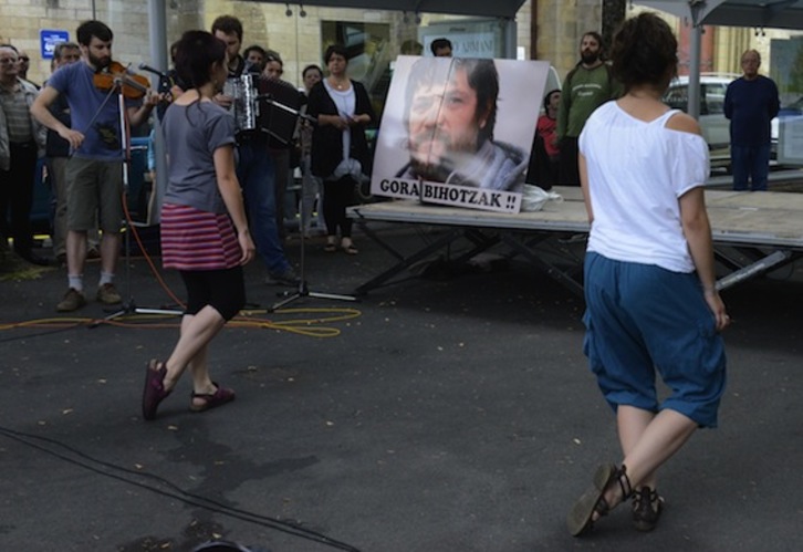 Baionan egin diote azken agurra Renteriari. (Sylvain SENCRISTO) 