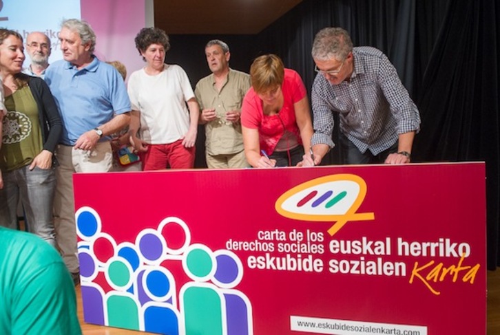 Presentación de la Carta de los Derechos Sociales de Euskal Herria. (Marisol RAMIREZ/ARGAZKI PRESS)