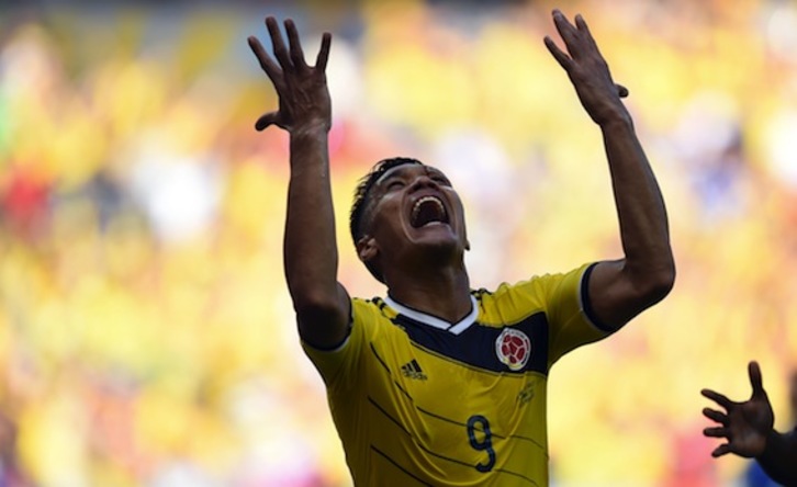 El colombiano Teófilo Gutiérrez celebra su tanto. (Eitan ABRAMOVICH/AFP PHOTO)