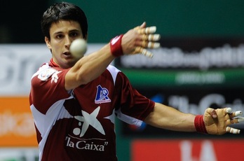 Julen Retegi, en el partido disputado en el Labrit de Iruñea. (Jagoba MANTEROLA/ARGAZKI PRESS)