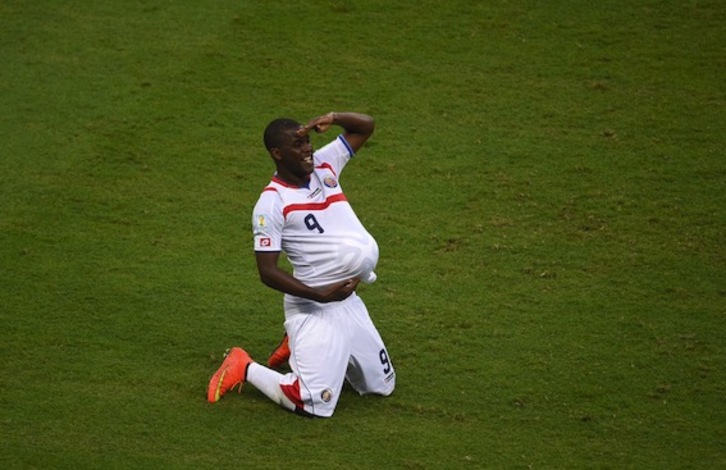 Joel Campbell celebra su tanto. (Christophe SIMON/AFP PHOTO)