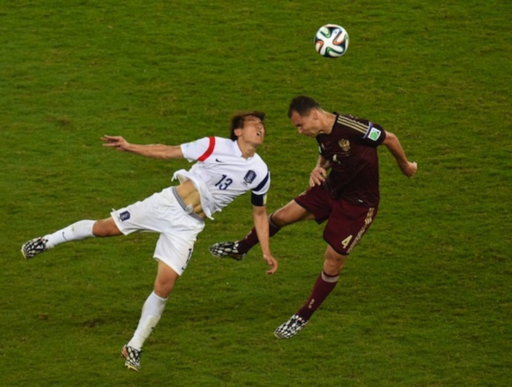 Un lance del encuentro entre Rusia y Corea del Sur. (Pedro UGARTE/AFP PHOTO)