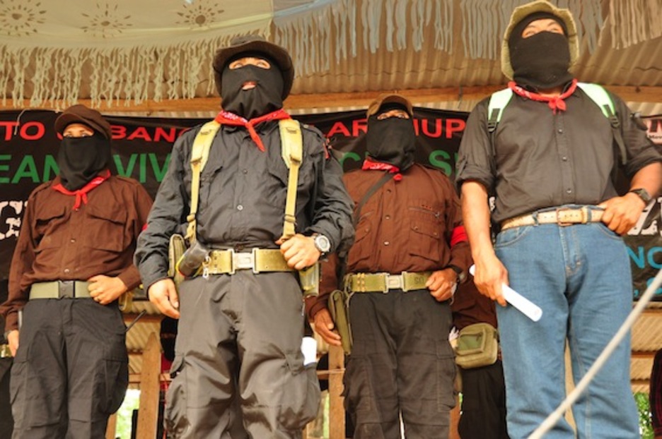 El comandante Tacho y el subcomandante Moisés. (Oskar HERNANDO)