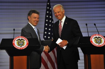 El presidente de Colombia, Juan Manuel Santos, y el vicepresidente estadounidense, Joe Biden. (Guillermo LEGARIA/AFP PHOTO)