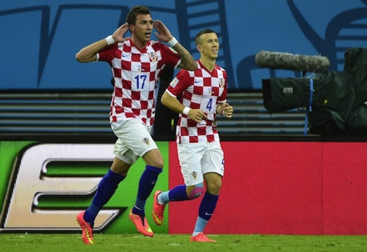 Mario Mandzukic celebra su gol. (Pierre-Philippe MARCOU/AFP PHOTO)