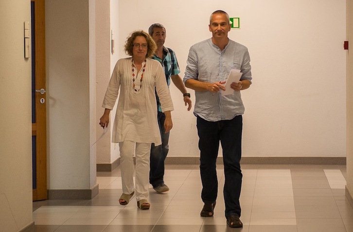 Ainhoa Beola y Joseba Permach, antes de su comparecencia. (Andoni CANELLADA/ARGAZKI PRESS)