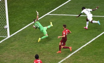 Asamoah Gyan ha hecho el gol de los ghaneses ante Portugal. (Evaristo SA/AFP PHOTO)