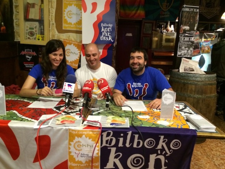 Bilboko Konpartsetako eta Ekhi txanponaren ekimeneko ordezkarien agerraldia. (NAIZ)