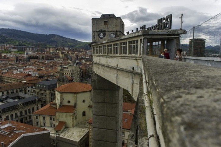 Parte superior del ascensor de Begoña. (Monika DEL VALLE / ARGAZKI PRESS)
