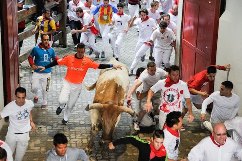 Zezen plazako sarrera. (Idoia ZABALETA/ARGAZKI PRESS) Zezen plazako sarrera. (Idoia ZABALETA/ARGAZKI PRESS)