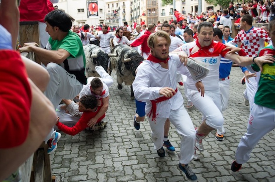Emozioz betetakoa izan da aurreneko entzierroa. (Iñigo URIZ/ARGAZKI PRESS) Emozioz betetakoa izan da aurreneko entzierroa. (Iñigo URIZ/ARGAZKI PRESS)