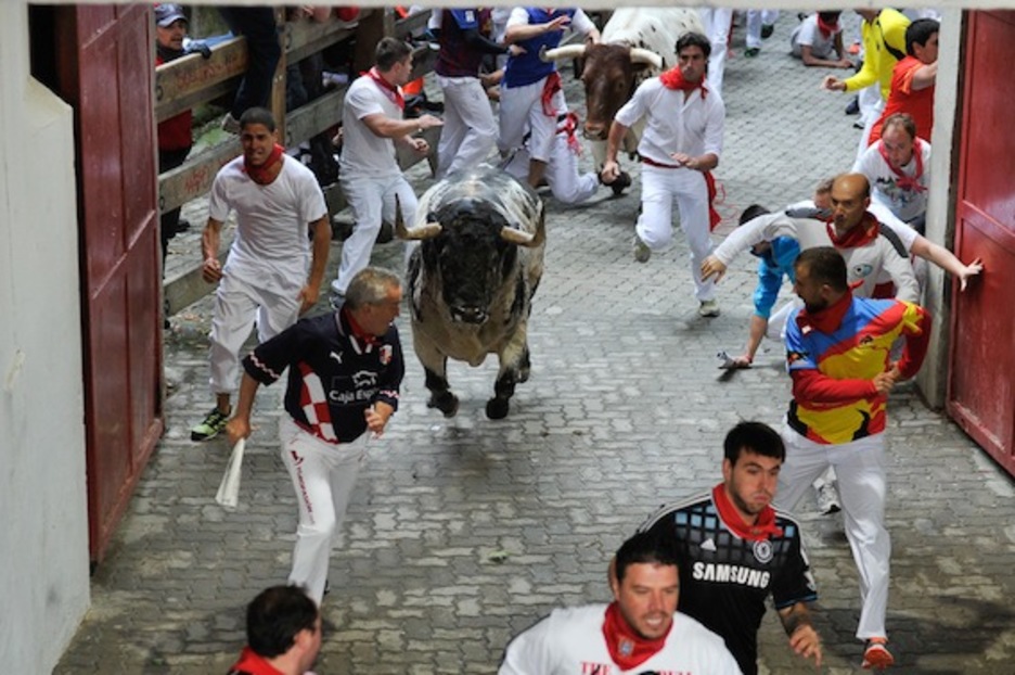 Plazarako sarrerako beste irudi bat. (Idoia ZABALETA/ARGAZKI PRESS) Plazarako sarrerako beste irudi bat. (Idoia ZABALETA/ARGAZKI PRESS)