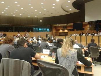 Reunión del GUE-NGL con la presencia de Juncker, en Bruselas. (@Josu_Juaristi)