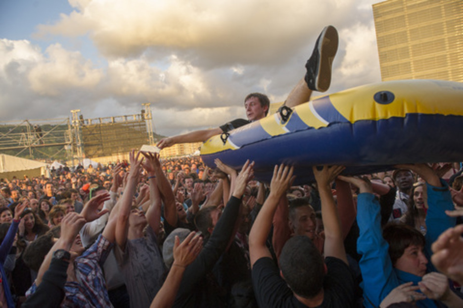 Skakeitan taldea ere bertan izan da, abordajearen hasieran. (Gorka RUBIO/ARGAZKI PRESS) Skakeitan taldea ere bertan izan da, abordajearen hasieran. (Gorka RUBIO/ARGAZKI PRESS)