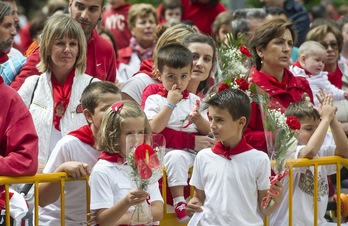 San Fermini egindako lore eskaintza. (Jagoba MANTEROLA/ARGAZKI PRESS)