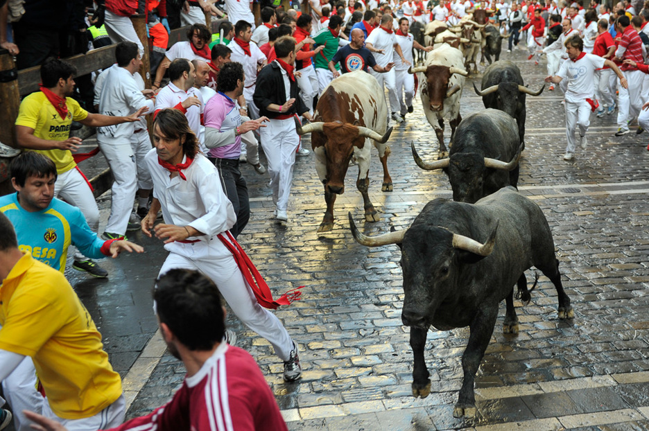 El penúltimo encierro ha sido el más masivo de este año. (Idoia ZABALETA / ARGAZKI PRESS)