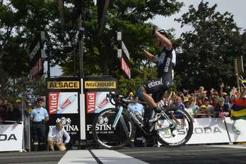 Tony Martin cruzando la meta. (Alix GUIGON / AFP)