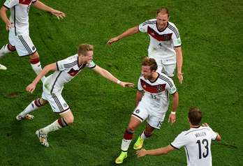 Gotze celebra el el gol marcado. (Francois Xavier MORIT / AFP)