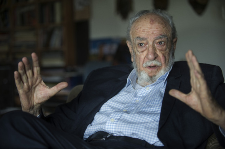 Nestor Basterretxea. (Jon URBE/ARGAZKI PRESS)