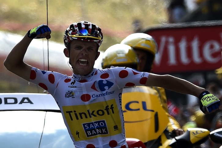 Majka garaipena ospatzen, helmugan. (Eric FEFERBERG/AFP) 