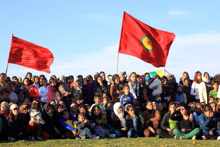 Mujeres y niños kurdos. (David MESEGUER)