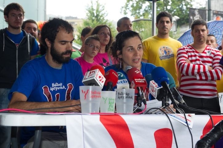 Rueda de prensa de Bilboko Konpartsak. (ARGAZKI PRESS)