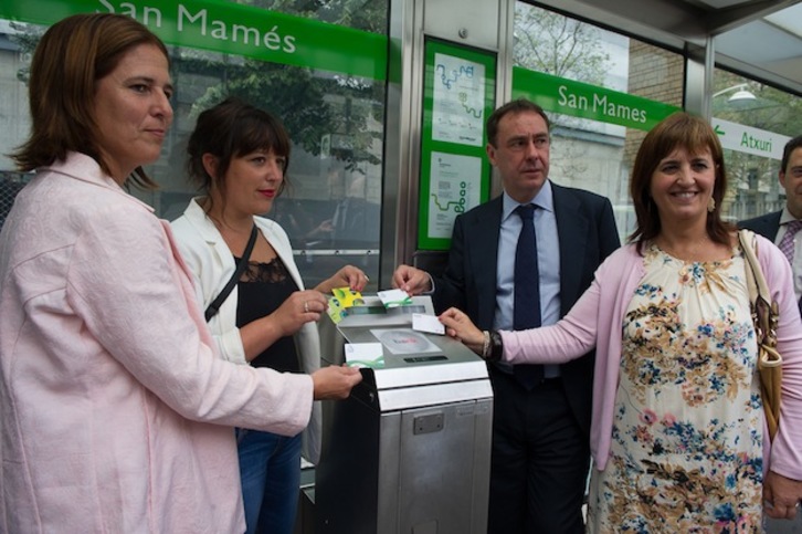 Representantes institucionales han presentado esta iniciativa piloto para llegar al billete único. (ARGAZKI PRESS)
