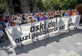 Concentración realizada por Sortu en Donostia. (Gorka RUBIO / ARGAZKI PRESS)