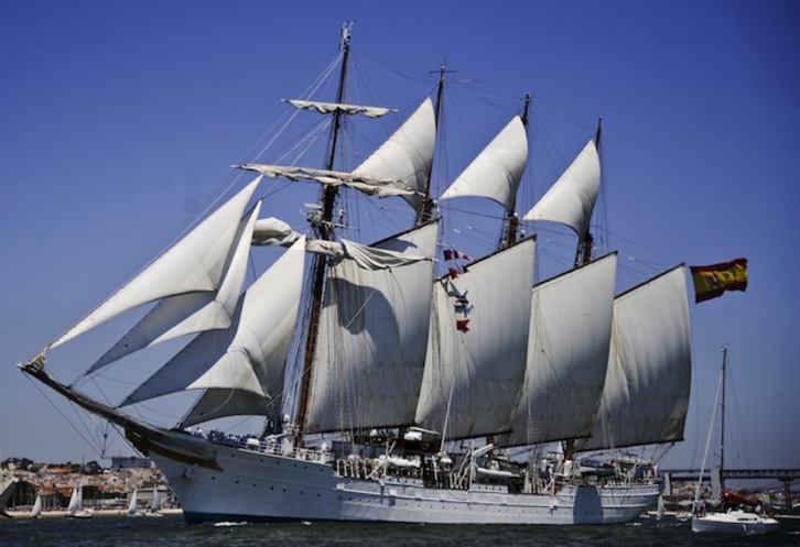 El barco escuela Juan Sebastián Elcano. (Patricia DE MELO MOREIRA / AFP)