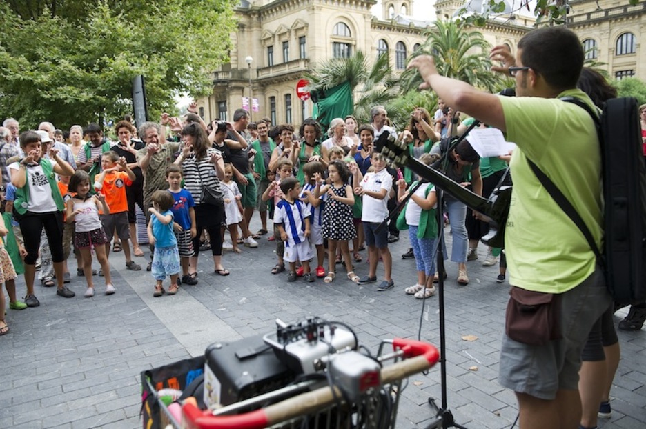 Gazteenak (eta gaztetasuna barruan daramatenak) ere batu dira Kalefestara. Gazteenak (eta gaztetasuna barruan daramatenak) ere batu dira Kalefestara.