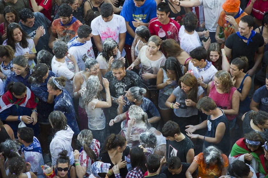 La idea de un txupin solo mojado por agua de Bilbao no ha cuajado del todo.
