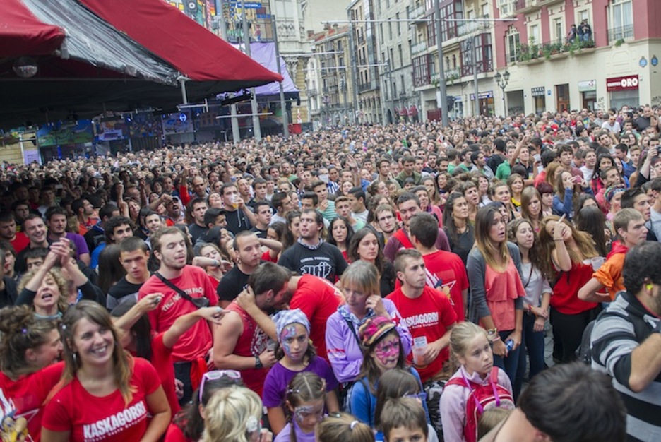 El público ha dsifrutado en el concierto organizado para celebrar los 25 años de Kaskagorri. (Marisol RAMÍREZ / ARGAZKI PRESS)