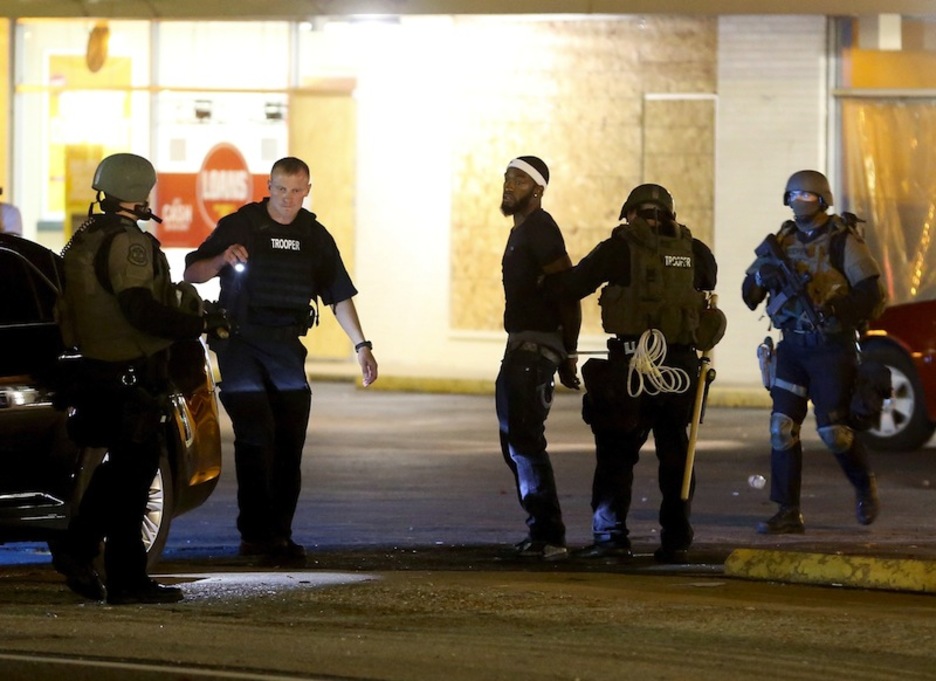 Varios de los manifestantes han sido detenidos. Joe RAEDLE / AFP) Varios de los manifestantes han sido detenidos. Joe RAEDLE / AFP)