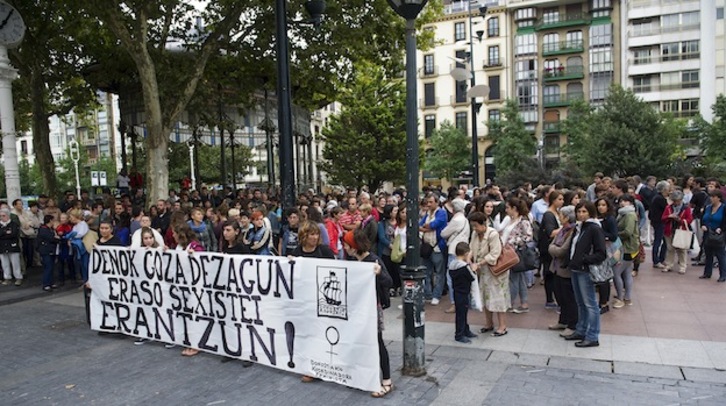 Concentración en el Boulevard de Donostia. (Juan Carlos RUIZ / ARGAZKI PRESS)